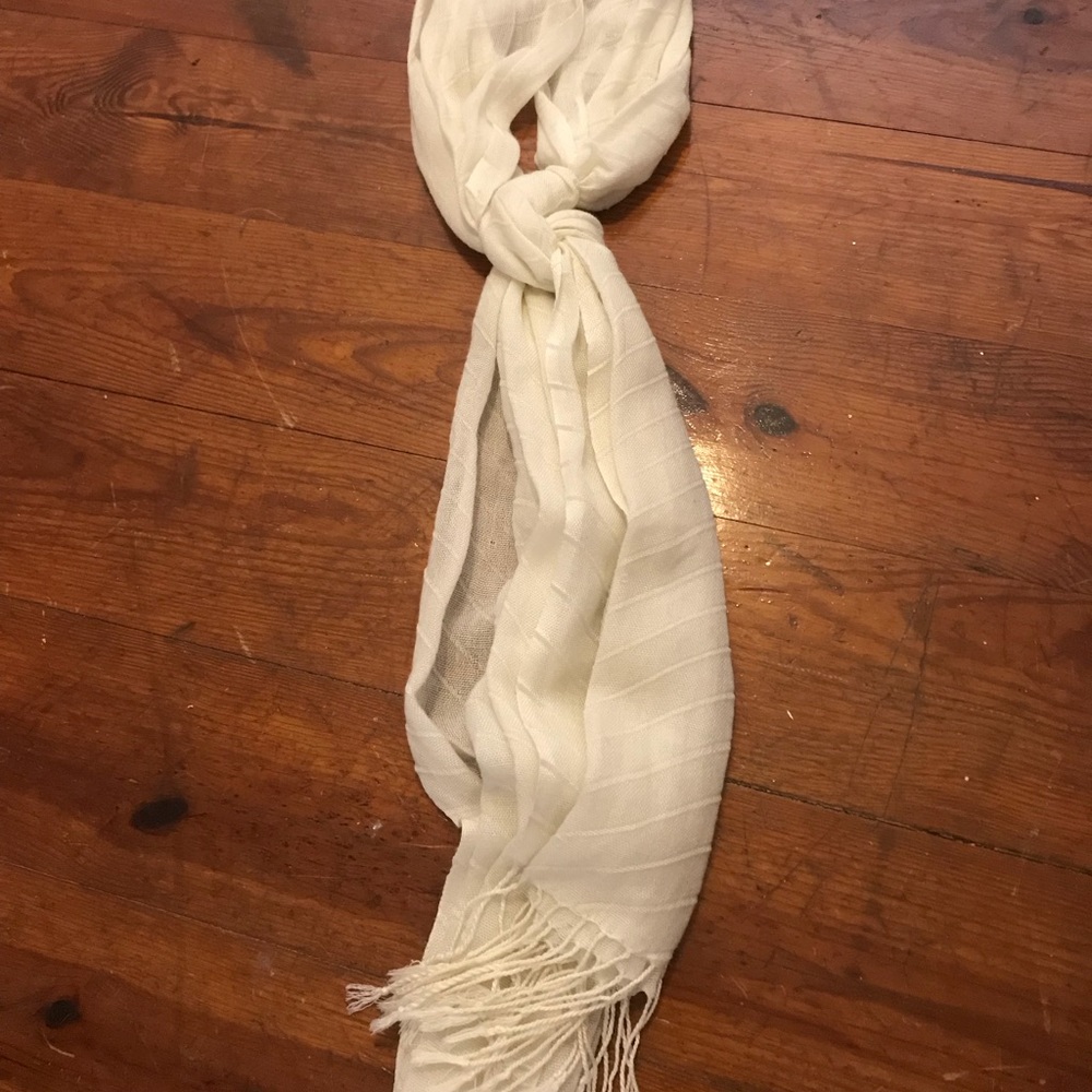 White scarf!